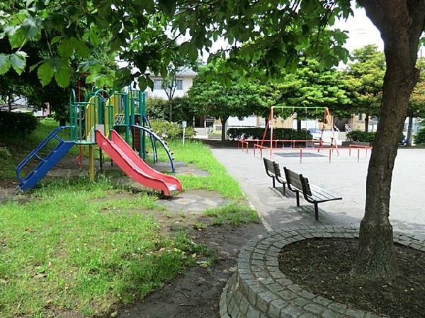 新栄町かぶとむし公園(新栄町かぶとむし公園まで400m 公園近くでお子様も安心して遊べます♪)