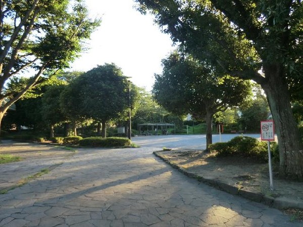 南本宿公園(南本宿公園まで400m 公園近くでお子様も安心して遊べます♪)