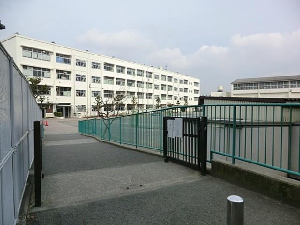 笹野台小学校(笹野台小学校まで350m)