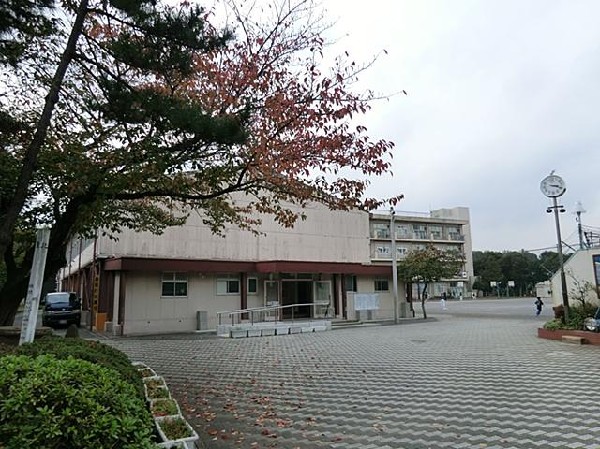 横浜市立別所小学校(横浜市立別所小学校まで750m)