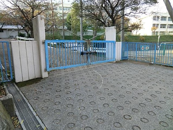 横浜市立上大岡小学校(横浜市立上大岡小学校まで550m 小学校近く♪お子様も通学も安心です♪)