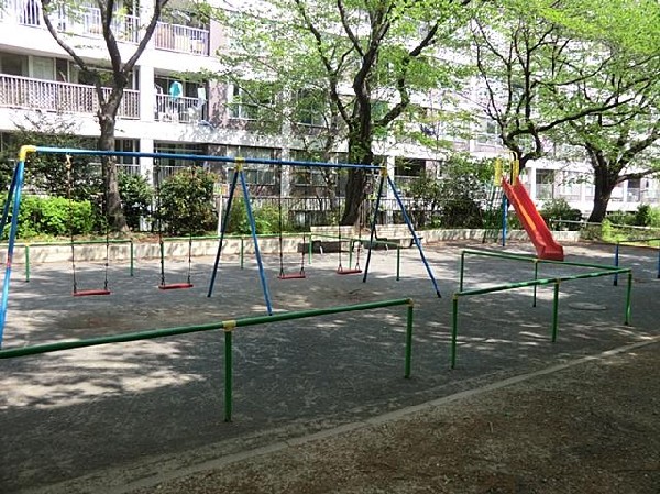 篠原町公園(篠原町公園まで600m 公園近くでお子様も安心して遊べます♪)