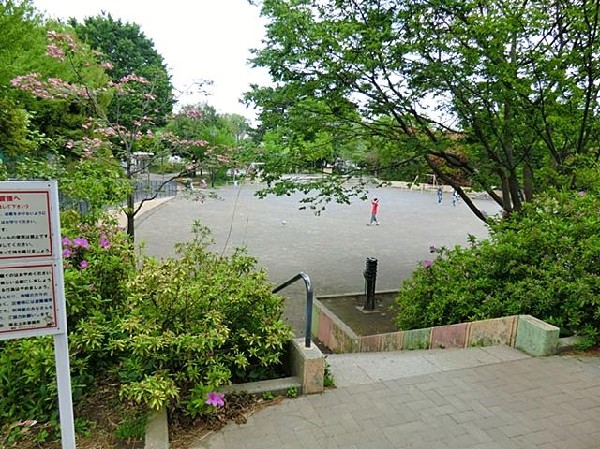 下田町四丁目公園(下田町四丁目公園まで550m)