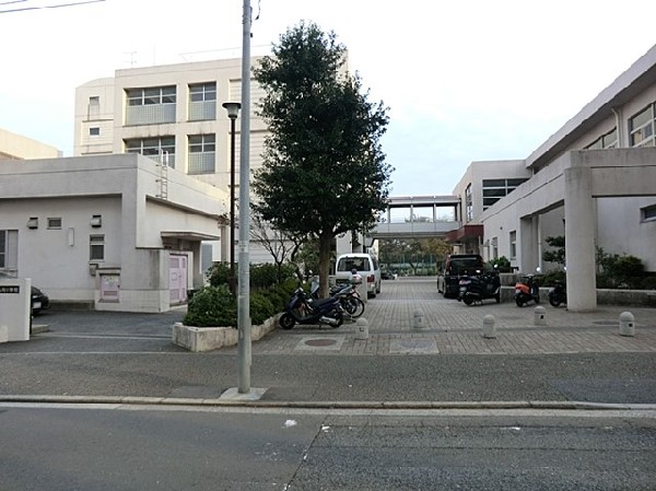 横浜市立仏向小学校