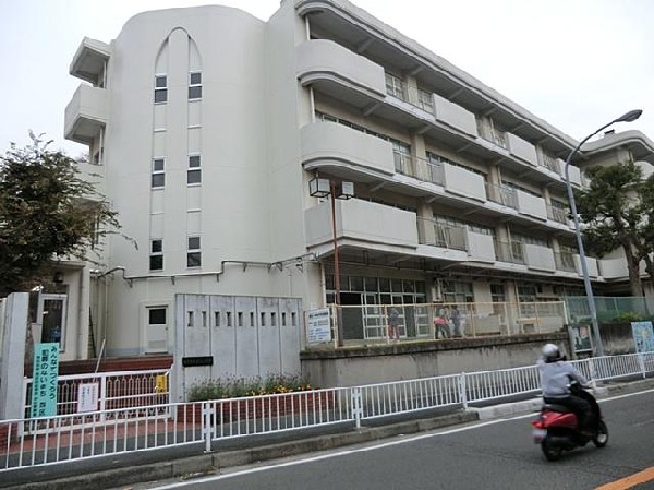 横浜市立宮谷小学校(横浜市立宮谷小学校まで900m)