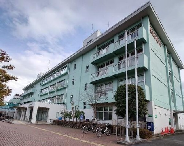 横浜栄区役所(横浜栄区役所まで120m)