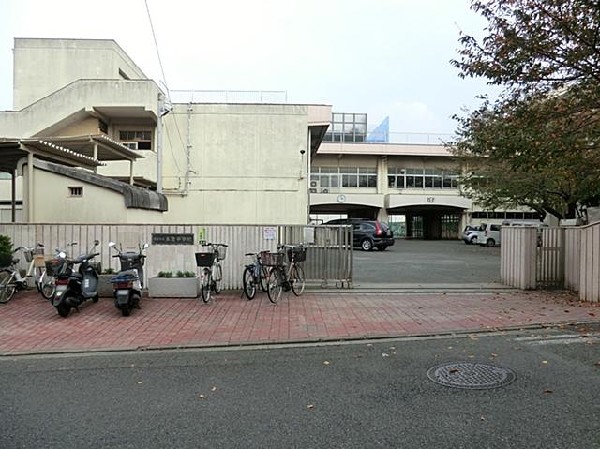 横浜市立本宿中学校(横浜市立本宿中学校まで260m)