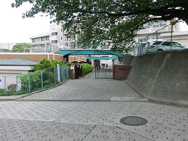 横浜市立権太坂小学校(横浜市立権太坂小学校まで1000ｍ)