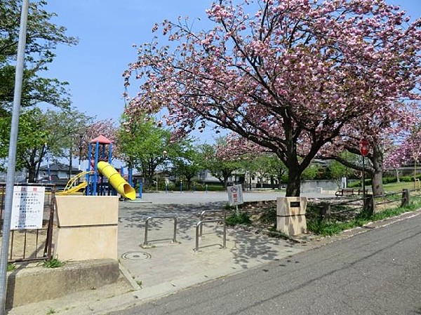 小菅ヶ谷第三公園(小菅ヶ谷第三公園まで180m)