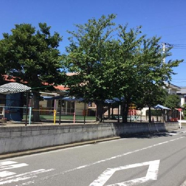 北六浦いちい保育園(北六浦いちい保育園まで990m 近隣には保育園が点在しており、子育て中の方にとって、とても心強い環境です。毎日の生活の一部だから、保育園が近いことで送り迎えなどの負担もなりますね。)