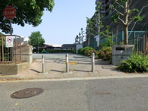 六浦第七公園(六浦第七公園まで120m)