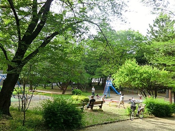 藤が丘公園(藤が丘公園まで450m)