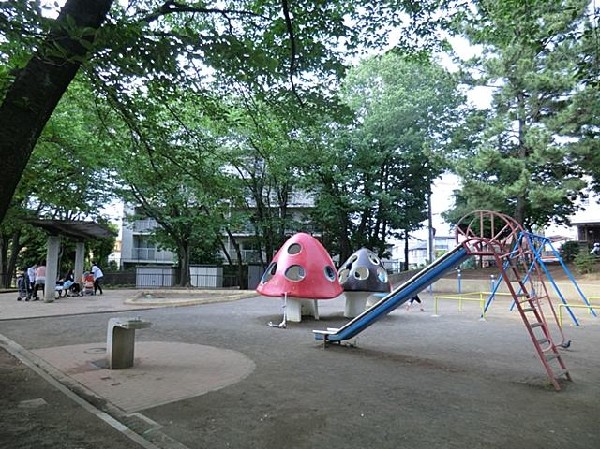 青葉台公園(青葉台公園まで550m)