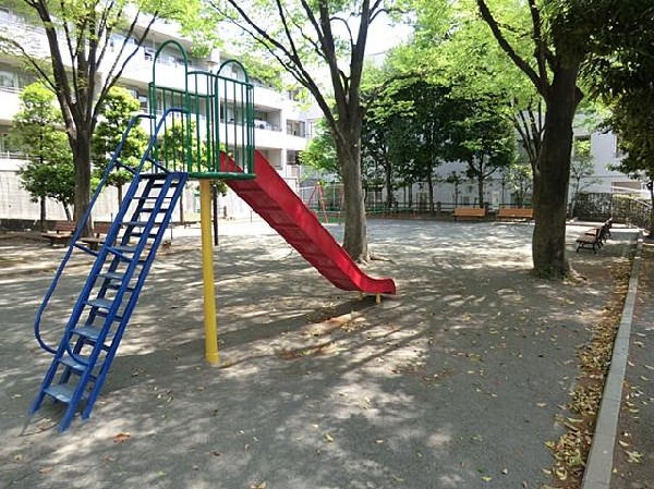 下田町西公園(下田町西公園まで350m)