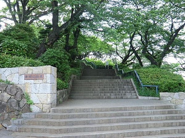 掃部山公園(掃部山公園まで110m)