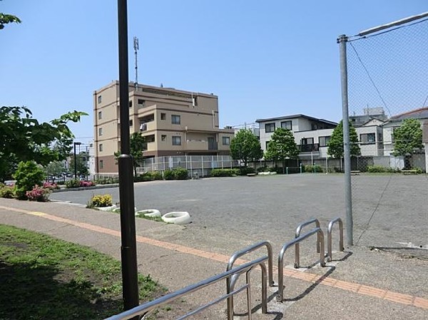 根岸馬場町公園(根岸馬場町公園まで130m)