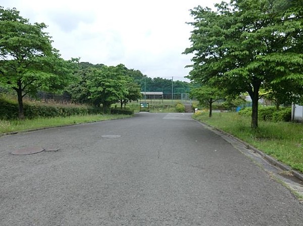 上菅田東部公園(上菅田東部公園まで600m)