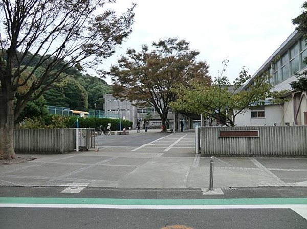 横浜市立間門小学校(横浜市立間門小学校まで110m)