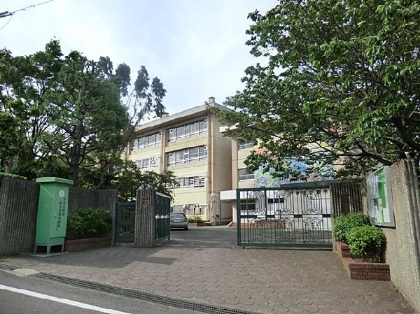 川崎市立有馬中学校(川崎市立有馬中学校まで2000m)
