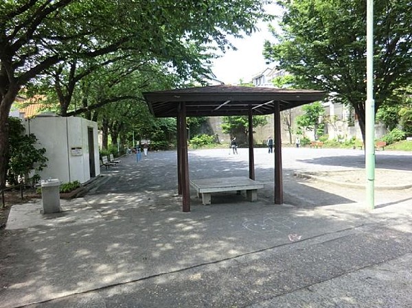 別所中里台公園(別所中里台公園まで200m)