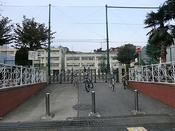 横浜市立峯小学校(横浜市立峯小学校まで450m)