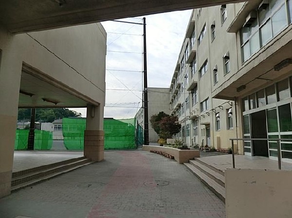 横浜市立岡村中学校(横浜市立岡村中学校まで500m)