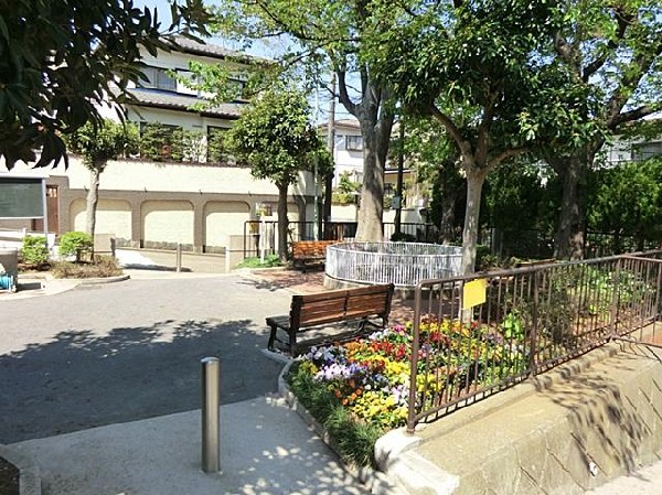 篠原東一丁目公園(篠原東一丁目公園まで350m)