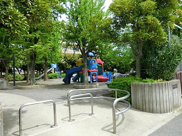桂町平島公園(桂町平島公園まで550m)