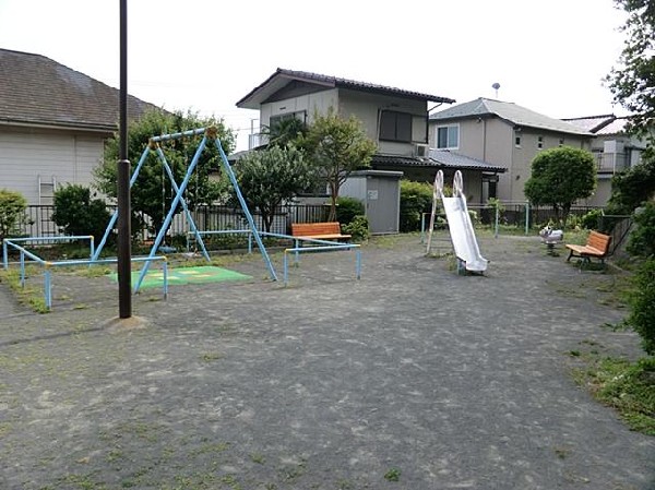 赤井谷第二公園(赤井谷第二公園まで70m 公園近くでお子様も安心して遊べます♪)