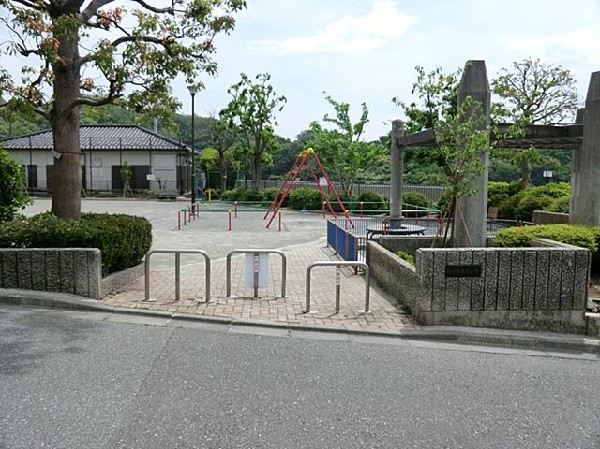 赤井谷第三公園(赤井谷第三公園まで250m 公園近くでお子様も安心して遊べます♪)