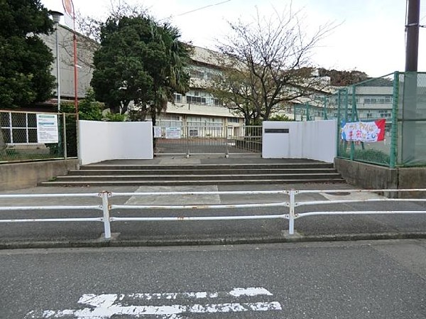 横浜市立釜利谷東小学校(横浜市立釜利谷東小学校まで870m 小学校近く♪お子様も通学も安心です♪)
