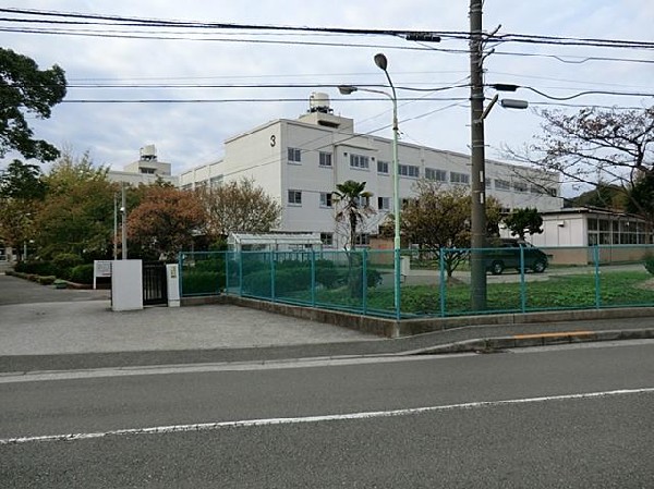 横浜市立金沢中学校(横浜市立金沢中学校まで1300m 中学校近くで通学安心です♪)