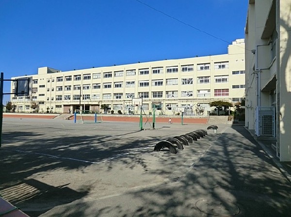 横浜市立下永谷小学校(横浜市立下永谷小学校まで600ｍ)