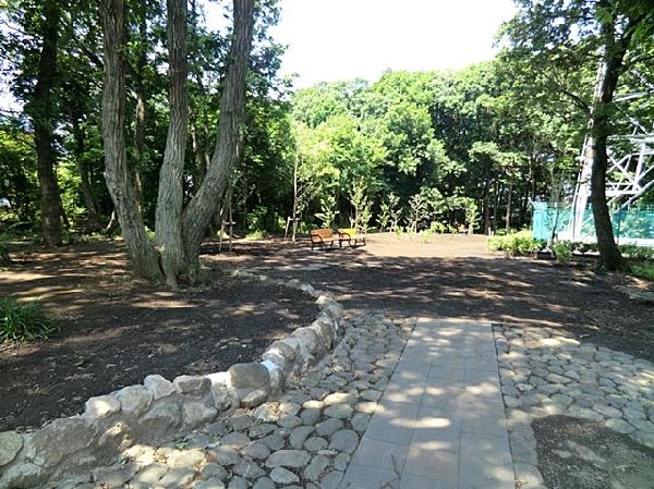 長屋門公園(長屋門公園まで300m)