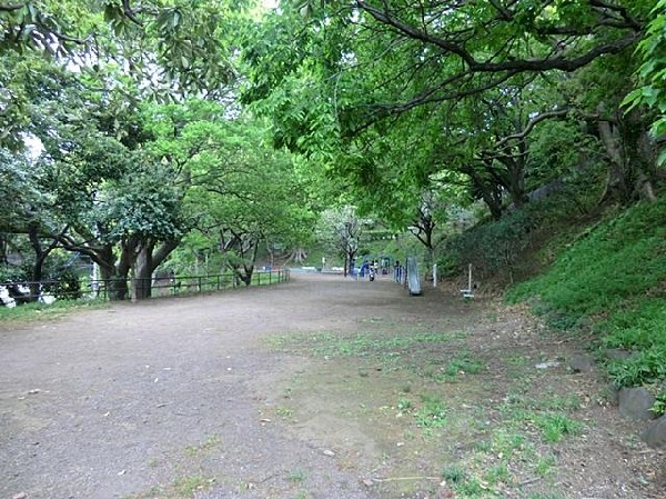 山手公園(山手公園まで1000m 公園近くでお子様も安心して遊べます♪)