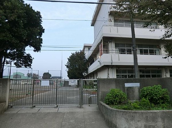 横浜市立上飯田中学校(横浜市立上飯田中学校まで220m)