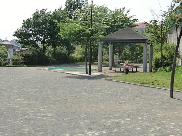 法泉一丁目第二公園(法泉一丁目第二公園まで250m)