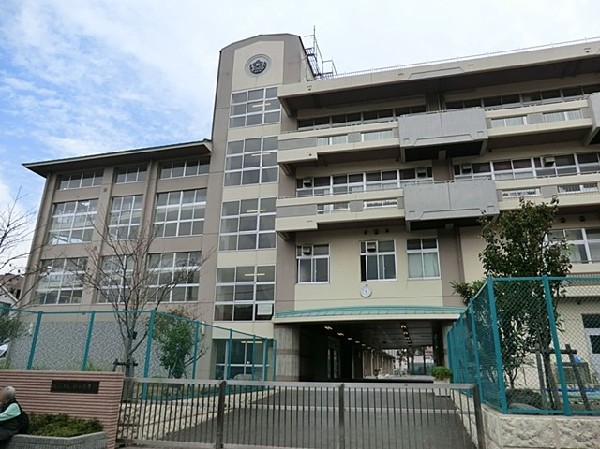 横浜市立杉田小学校(横浜市立杉田小学校まで1300ｍ)