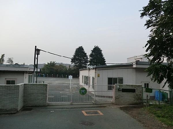 横浜市立岡津小学校(横浜市立岡津小学校まで850m)