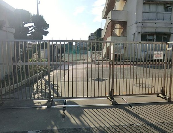 横浜市立大正中学校(横浜市立大正中学校まで450m)
