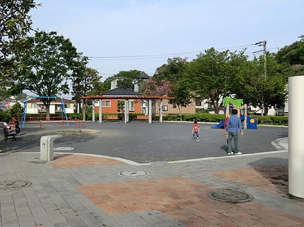 富岡西公園（大規模公園）(富岡西公園（大規模公園）まで550m 公園近くでお子様も安心して遊べます♪)