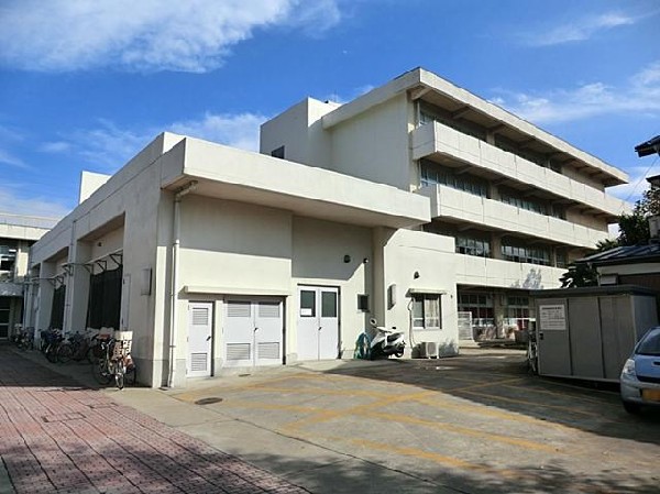 横浜市立新吉田第二小学校(横浜市立新吉田第二小学校まで900m)