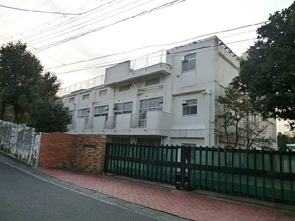 横浜市立上永谷中学校(横浜市立上永谷中学校まで1300ｍ)