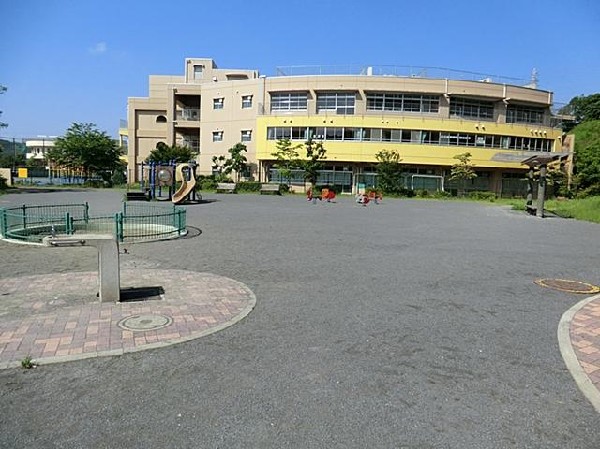 戸塚公園(戸塚公園まで650m 公園近くでお子様も安心して遊べます♪)