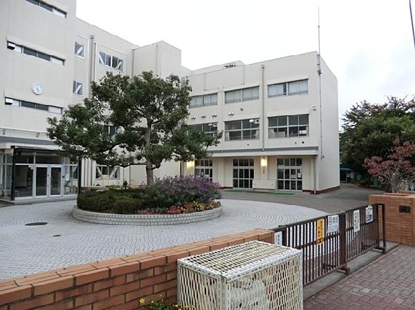 横浜市立永田台小学校(横浜市立永田台小学校まで800m)