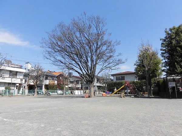 上小田中北公園(住宅街らしく近隣には公園が複数ありますので、お子様にも嬉しい住環境です。きっと、お気に入りの公園がみつかるはずです。)