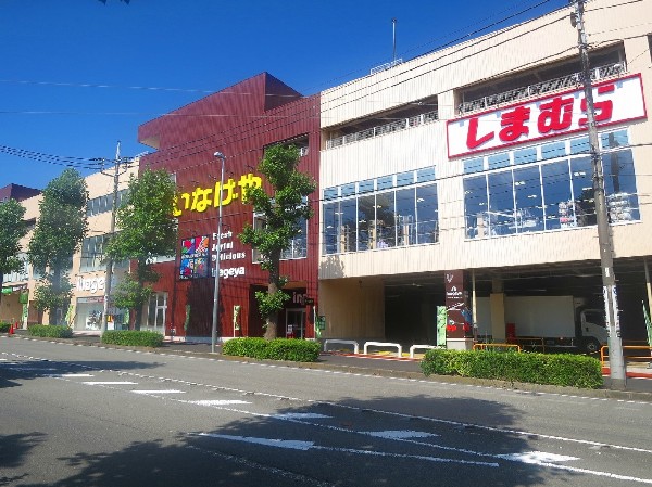 いなげや新ゆりヨネッティー王禅寺前店(営業時間9時から22時、駐車場226台完備の大型スーパーです。)