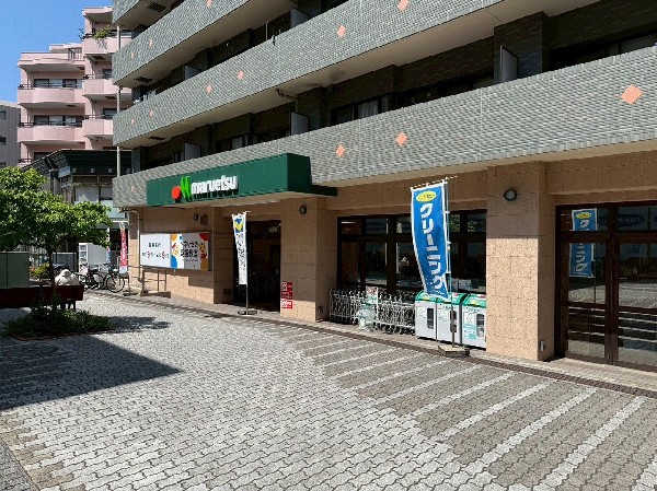すみれが丘小学校(すみれが丘小学校　お子様が一日の中でも長い時間を過ごす小学校。のびのびと過ごし、広い校庭で元気に駆け回ったり、どんどん成長していく姿が目に浮かびます。)