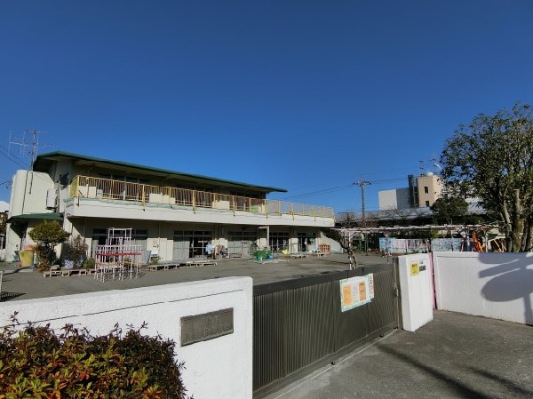 南いくた保育園(昭和54年開設の川崎市運営、認可保育所。0歳児～5歳児までの定員90名で、月曜日~土曜日の7時30分～18時30分まで。延長保育もあり。3歳未満は給食。)