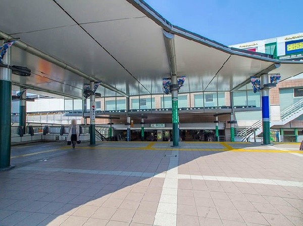 「溝の口」駅(田園都市線だけではなく、東急大井町線も始発で利用可能なため、都内の湾岸エリア方面へのアクセスもラクラクです。JR南武線で「川崎」駅へも20分。)